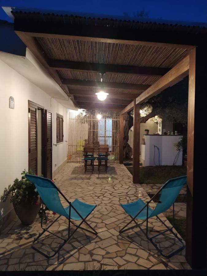 Casotto Il Carrubo, A 100 Mt Dal Mare!