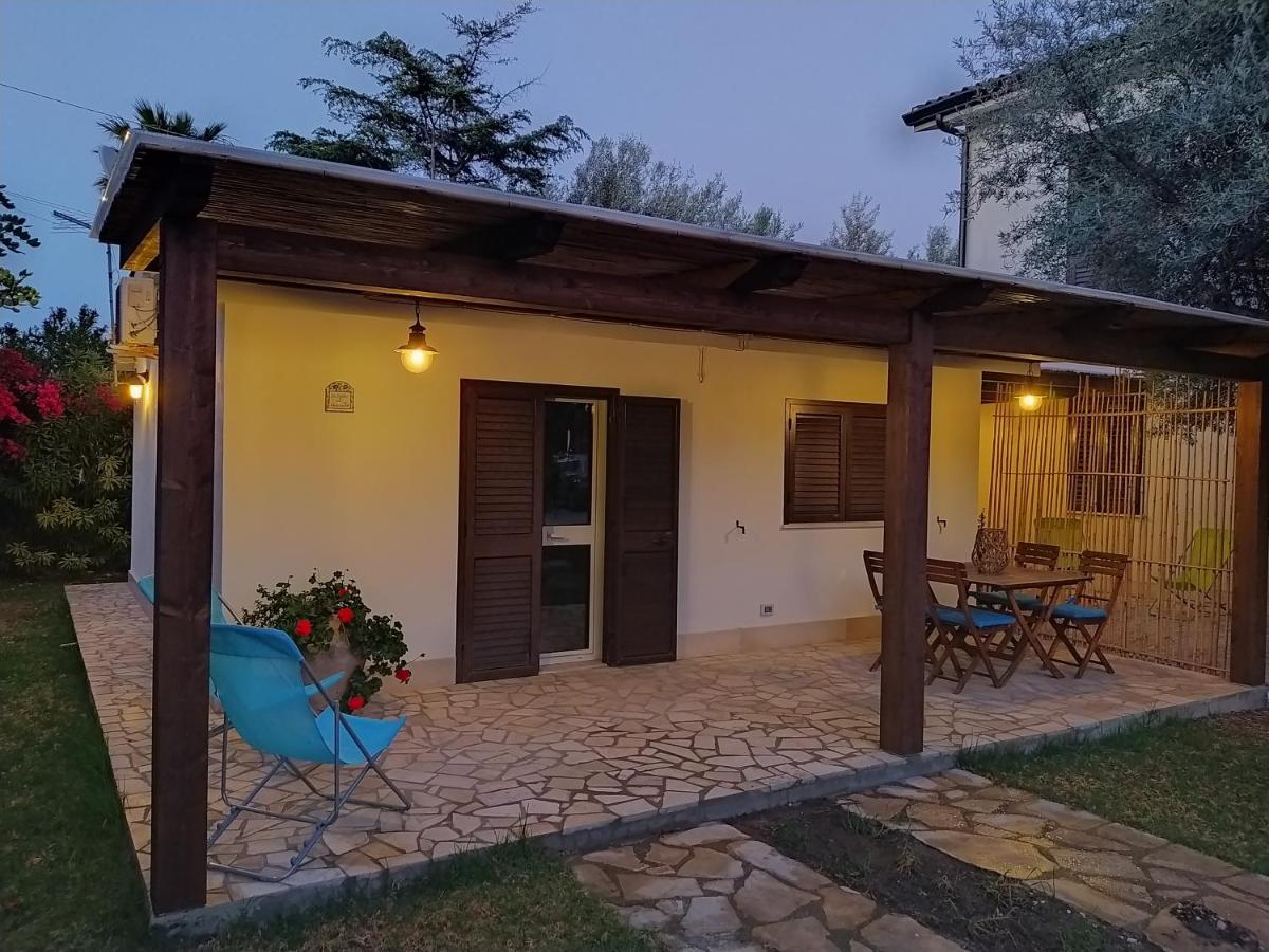 Holiday home Casotto Il Carrubo, A 100 Mt Dal Mare!
